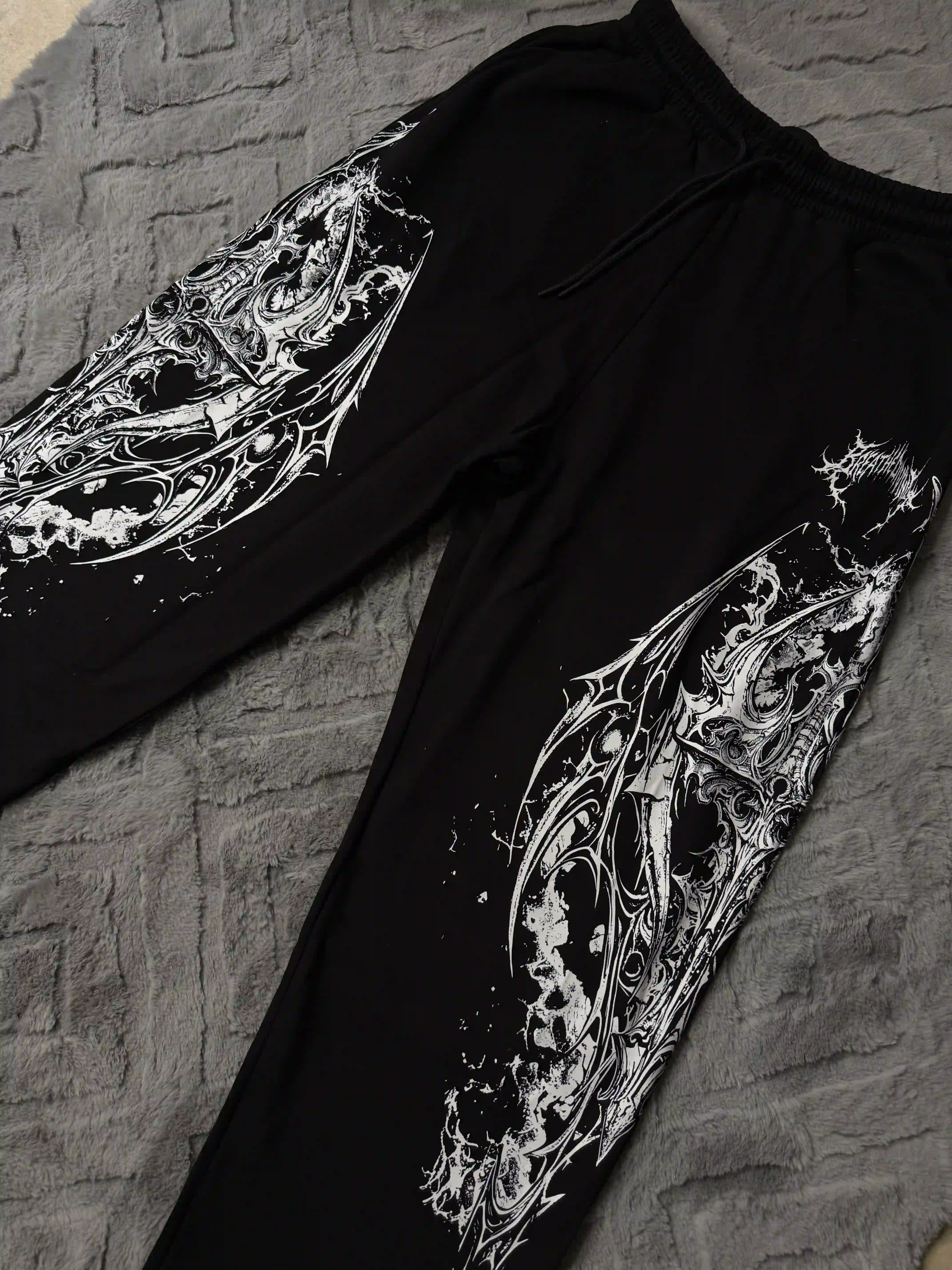 Buzo Dragon Negro con blanco
